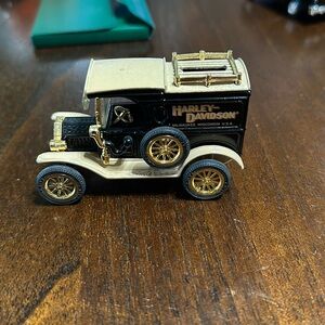 Harley Davidson 1915 ford model t delivery van